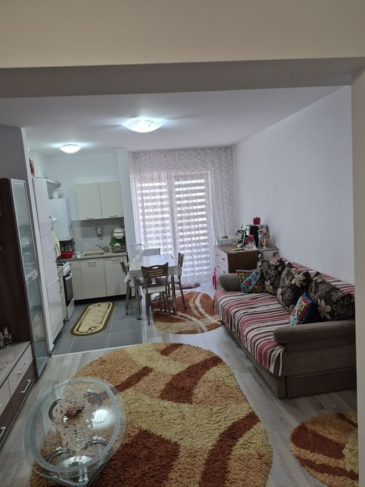Apartament tip studio,Tractorul-Maurer, etajul 2,mobilat,parcare,129000 Euro - Brasov