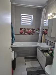 Apartament tip studio,Tractorul-Maurer, etajul 2,mobilat,parcare,129000 Euro - foto 5