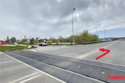 Aeroportului. Hala, birouri, platforma betonata, 2411 mp. - foto 19
