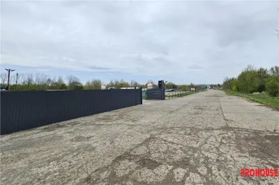 Aeroportului. Hala, birouri, platforma betonata, 2411 mp. - foto 20