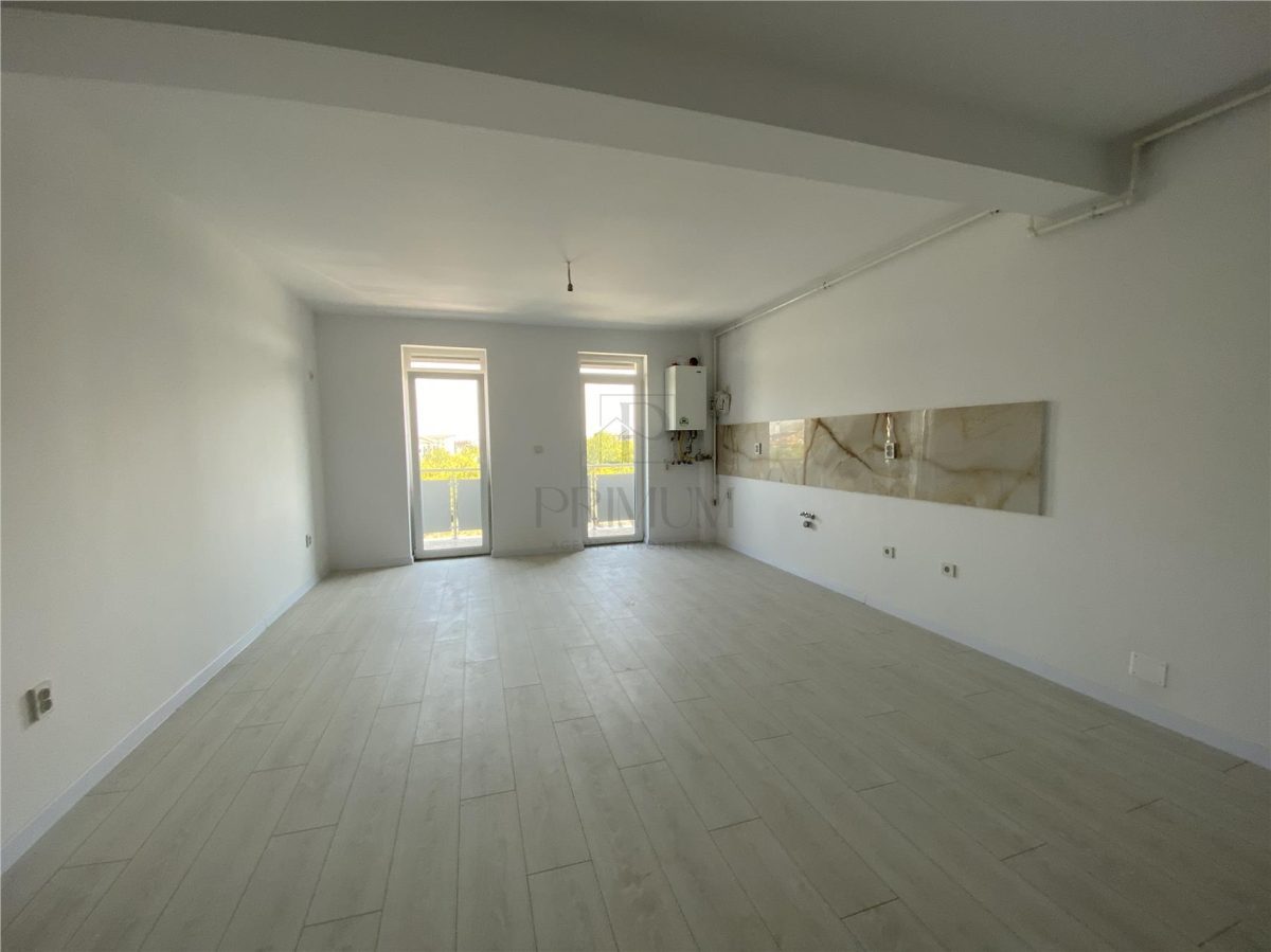 Giroc, apartament 2 camere, etaj 1, centrala proprie, parcare - Giroc