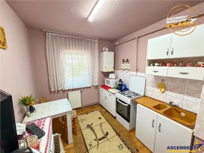 Apartament 2 camere, decomandat, etaj 2,  Lenin, Sfantu Gheorghe - foto 3