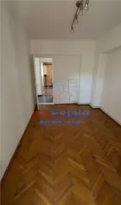 Zona Nicolina - Apartament 3 camere decomandat cu Boxa si 2 locuri de parcare - foto 5