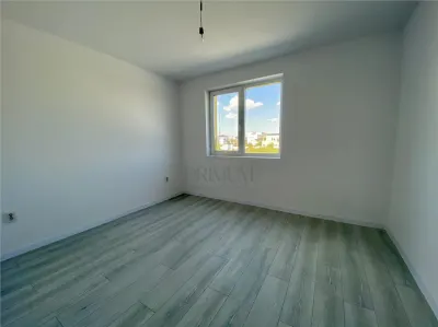 Giroc, apartament 3 camere, centrala proprie, etaj 1, parcare - foto 4