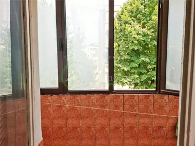 Apartament 2 camere semidecomandat , Zona Mioritei - foto 9