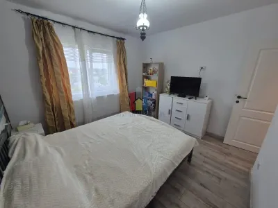 MOBILAT si UTILAT! Apartament 3 camere, zona Buzaului - foto 3