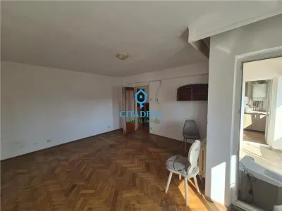 Apartament 2 camere, decomadat, 56 mp util etaj 1, 68000 euro - foto 2