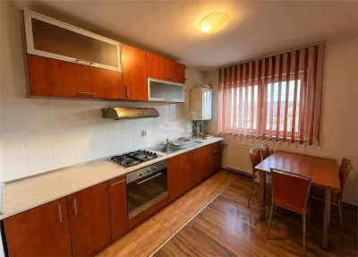 Apartament 3 camere balcon zona Vasile Aaron - foto 3