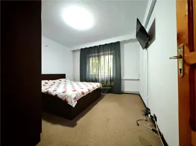 Apartament decomandat cu 2 camere de vanzare, Et 1 zona Nord - foto 2