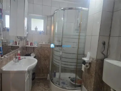 Apartament cu trei camere parter cu 2 balcoane  Zona Radu Negru - foto 12