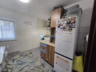 Apartament cu trei camere parter cu 2 balcoane  Zona Radu Negru - foto 13