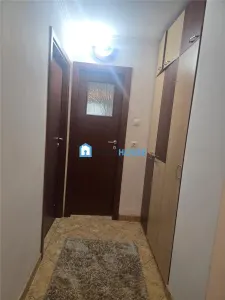 Apartament cu trei camere parter cu 2 balcoane  Zona Radu Negru - foto 3