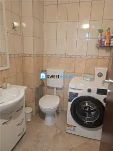 Apartament cu trei camere parter cu 2 balcoane  Zona Radu Negru - foto 9