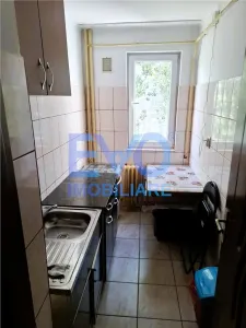 Apartament 2 camere de inchiriat, etaj intermediar, Alexandru cel Bun - foto 2