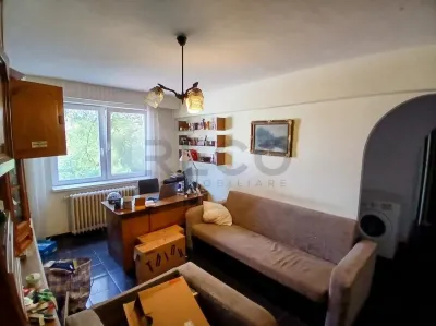 RECO Apartament cu 3 camere decomandat etaj 2 bloc cu lift zona cicero - foto 7