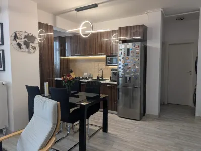 GIROC - ETAJ 4 LIFT - 3 CAMERE - 2 BAI - TERASA - DRESSING - CENTRALA - LOC PARCARE - foto 12