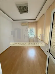 Spatiu comercial  stradal S+P+1+M, ultracentral, Ploiesti. - foto 12
