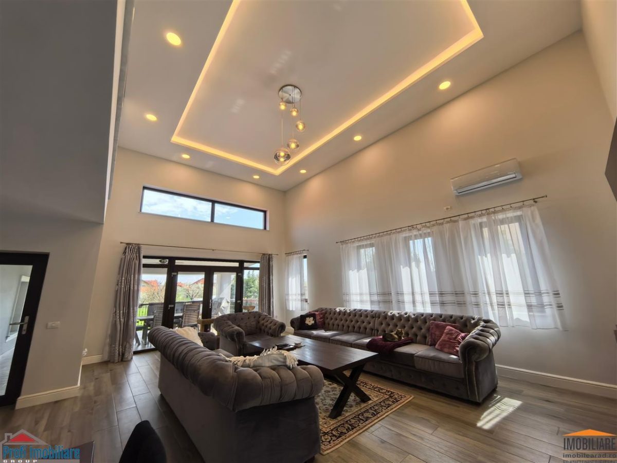 Vila impunatoare cu 6 camere spatioase in stil american - Arad