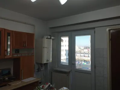 3 camere decomandate centru - Bacau