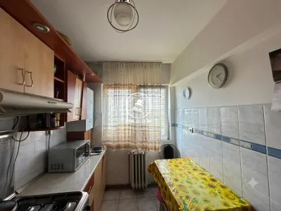 Apartamen 3 camere de vanzare, semidecomandat, etaj intermediar - Podu Ros - foto 12