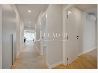 Modern 3-Bedroom Apartment for Rent - foto 11
