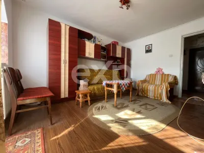 Vanzare 2 camere central etaj 3 mobilat+utilat Gaesti - foto 4
