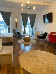 Garsoniera moderna si spatioasa - Brasov