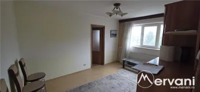 Apartament cu 3 camere de vanzare in Campina, central - Campina
