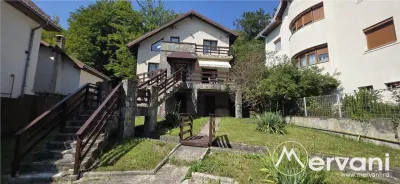 Vila in Sinaia cu parau in curte si view superb - Sinaia