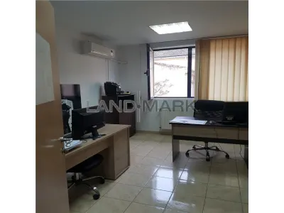 Spatiu Birouri 30 mp,  cladire noua semicentral - foto 2