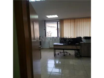 Spatiu Birouri 30 mp,  cladire noua semicentral - foto 3