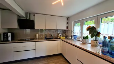 Casa pentru 2 familii, acces auto , zona Blascovici - foto 5