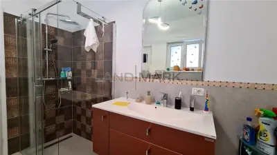 Casa pentru 2 familii, acces auto , zona Blascovici - foto 9