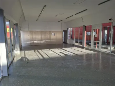 Restaurant 139 mp in vad comercial, cu terasa exterioara - gaze - Afumati