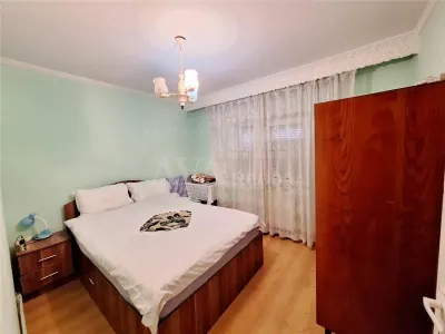 Apartament cu 3 camere, 55 mp utili  | Etaj 1, balcon si centrala– Zona Mioritei - foto 3
