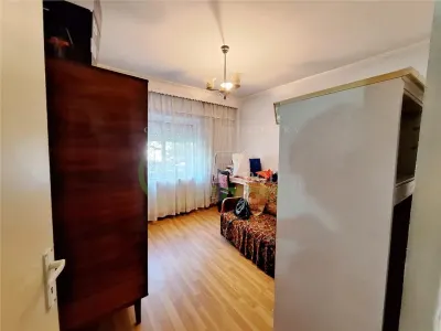 Apartament cu 3 camere, 55 mp utili  | Etaj 1, balcon si centrala– Zona Mioritei - foto 5