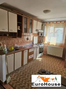 Apartament cu 3 camere de vanzare in Alba Iulia zona  AMPOI - foto 2