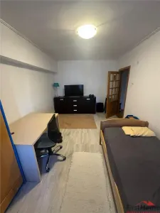 Ap 3 cam, et 1/3,89 mp utili, zona Gerald-B-dul Brailei - foto 6