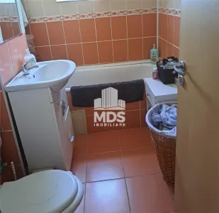 Decomandat cu 2 bai si 2 balcoane etajul 2 - Timisoara