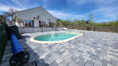 Casa individuala premium cu piscina,280 mpu,teren de 1600 mp,Giarmata - foto 4