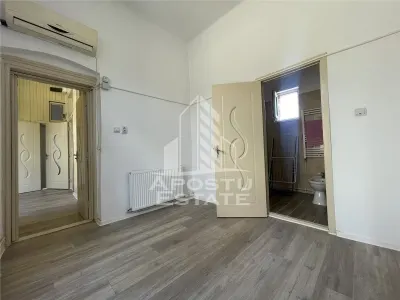 Apartament spatios patru camere Colegiul Banatean - foto 4