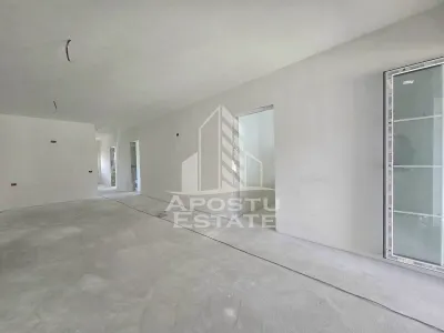 Jumatate de duplex pe parter cu 4 camere si 2 bai, Sag - foto 12