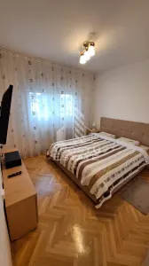 Apartament cu 4 camere, decomandat, etaj 1, BRD, Complexul Studentesc - foto 4