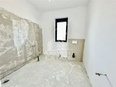 Duplex alipit cu 4 camere situat in vatra satului din Giroc - foto 13