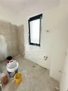 Duplex alipit cu 4 camere situat in vatra satului din Giroc - foto 14