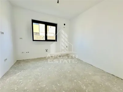 Duplex alipit cu 4 camere situat in vatra satului din Giroc - foto 5