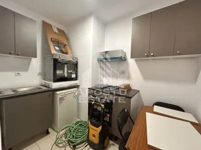 Cladire renovata 2025, 9 camere - foto 9