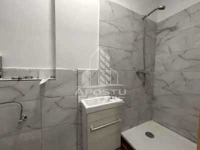 Cladire renovata 2025, 9 camere - foto 10
