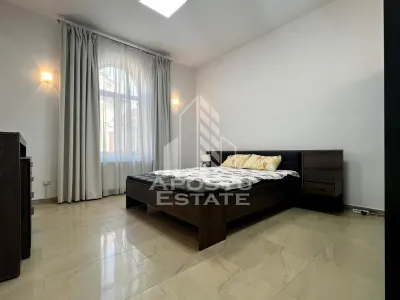 Apartament cu 4 camere 180mp loc de parcare zona centrala - Arad