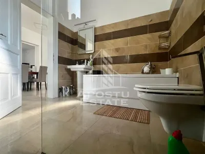 Apartament cu 4 camere 180mp loc de parcare zona centrala - foto 14